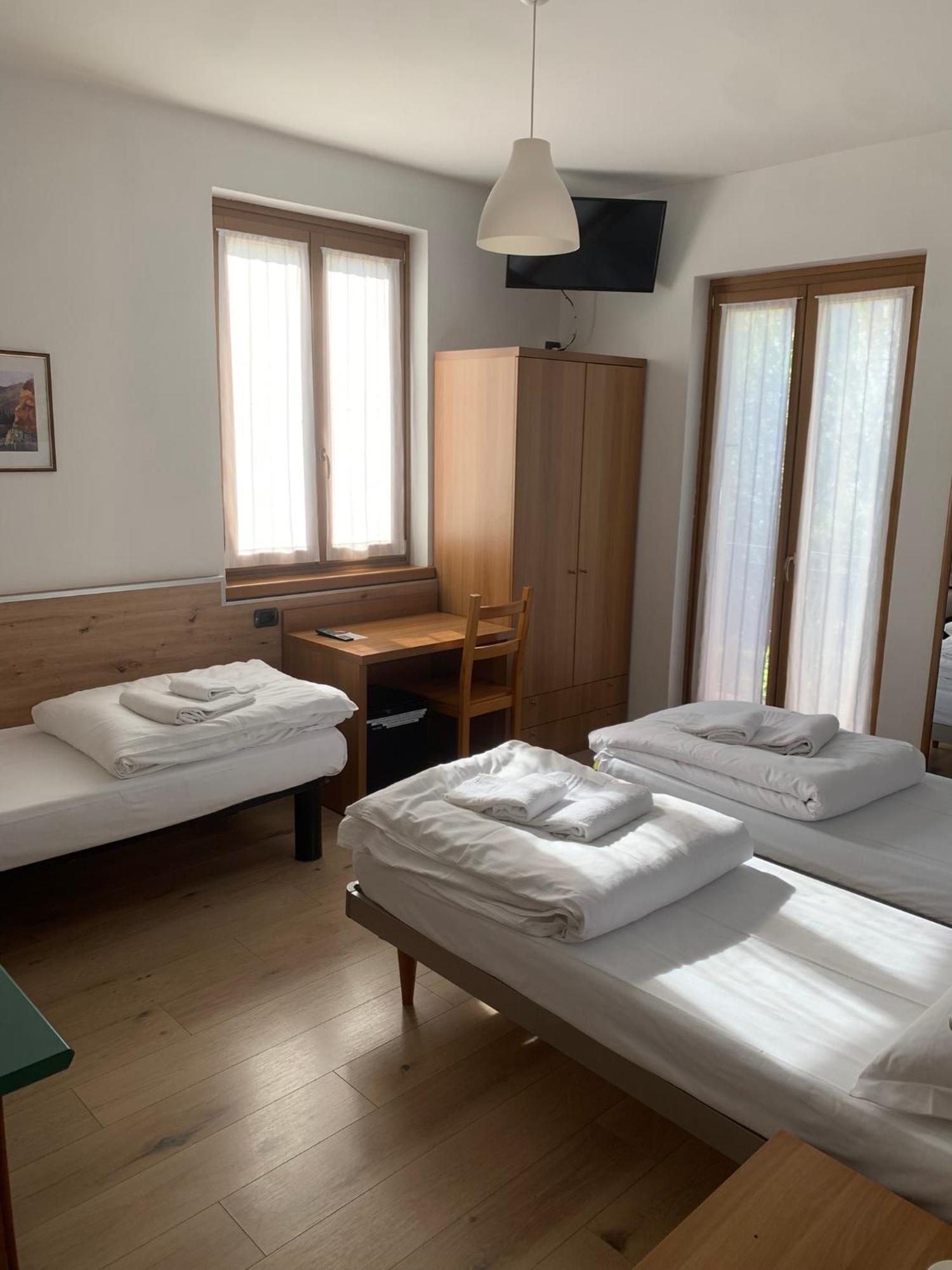 Hotel Garni Delle Rose Ceniga Exterior photo